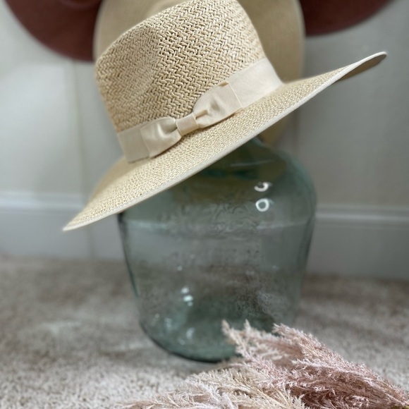 Straw brim hat - Picture 7 of 8